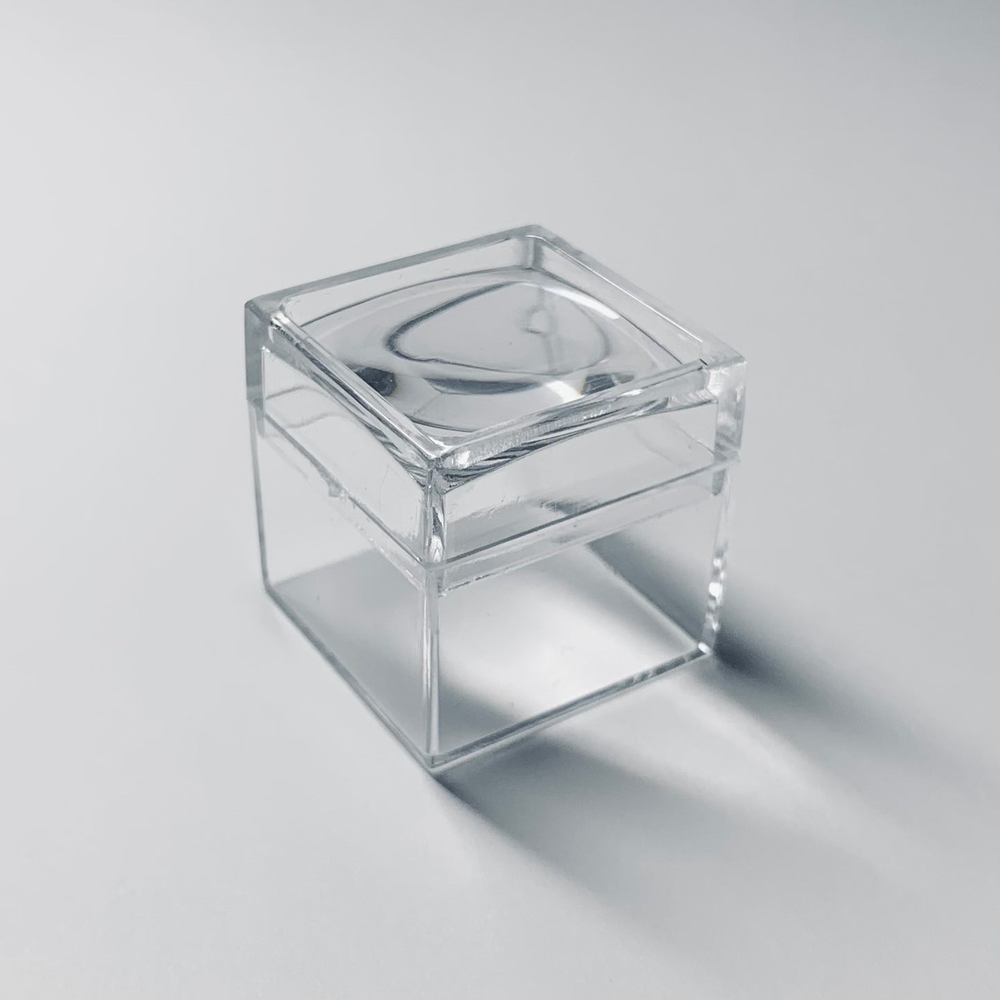 SQ1 | Scatola con lente 3X per fossili 25mm