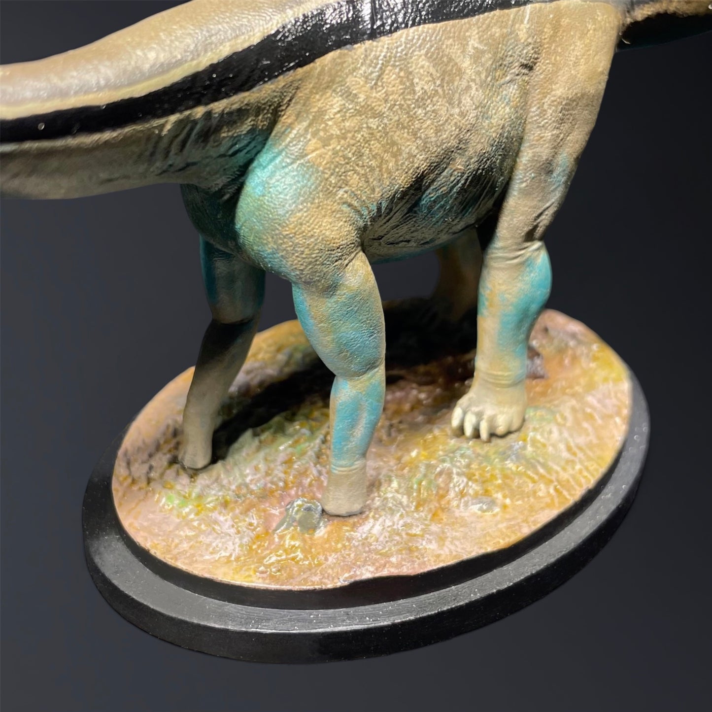 Dinosauri d'Italia - 04 “TITO” | Modellino di Titanosauria indet. 1:25 (dipinto a mano)